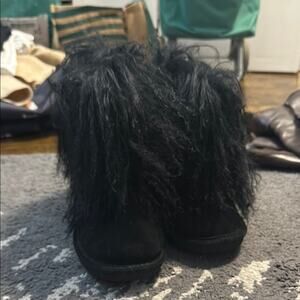 Black Furry Boots